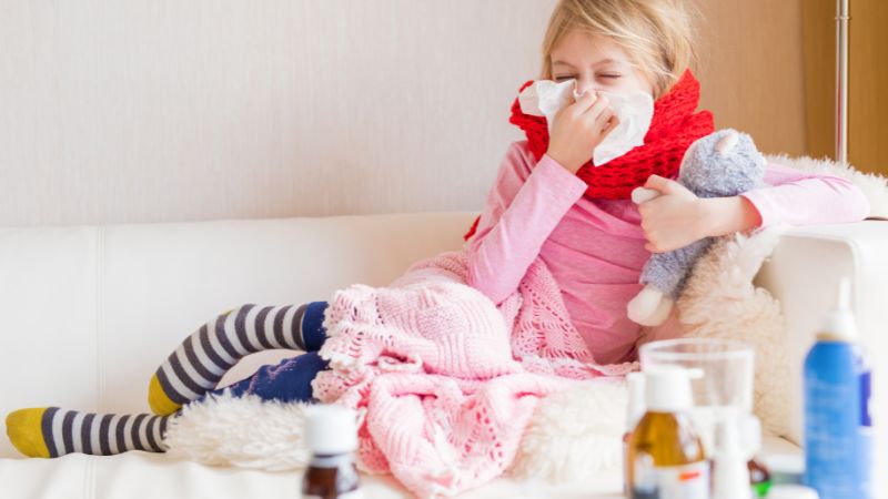 Tại sao trẻ nhỏ hay bị nghẹt mũi do cảm cúm, cảm lạnh